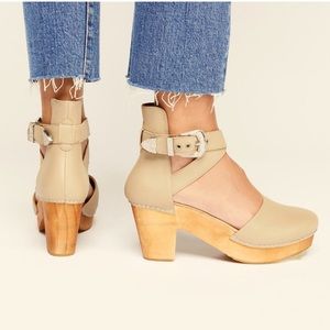 Free People Andora Camel Western Buckle Clogs